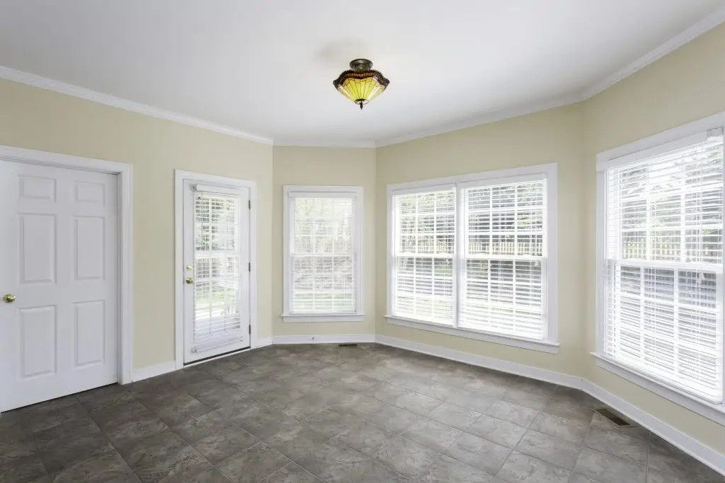 Dining room — before virtual staging