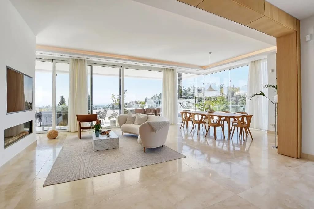 Professional property photography of an open-plan living and dining room by Photoplan